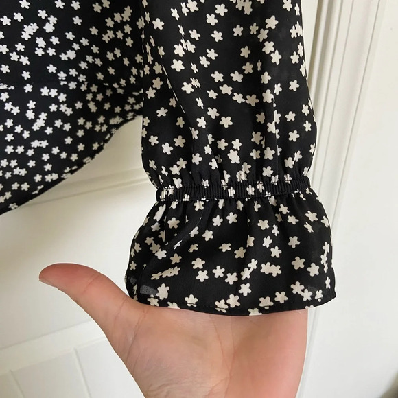 NWOT | Express women’s floral print black‎ & white ruffle formal blouse — small - Picture 2 of 8